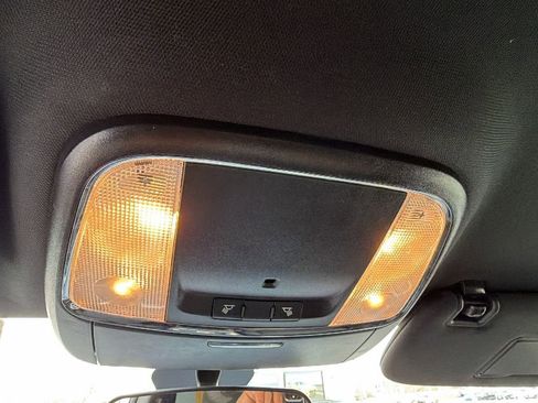 Used 2021 Jeep Grand Cherokee Laredo image 32