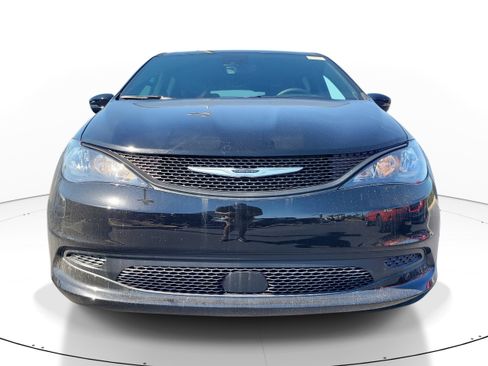 New 2026 Chrysler Voyager LX image 3