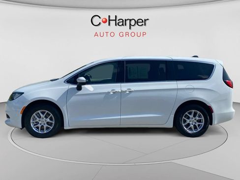 Used 2023 Chrysler Voyager LX FWD image 6