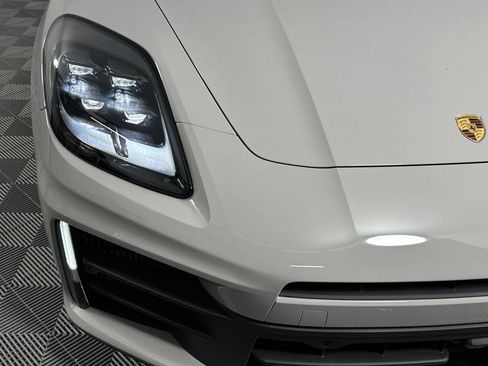 Certified 2025 Porsche Panamera 4 image 11