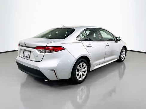 Used 2024 Toyota Corolla LE FWD image 4