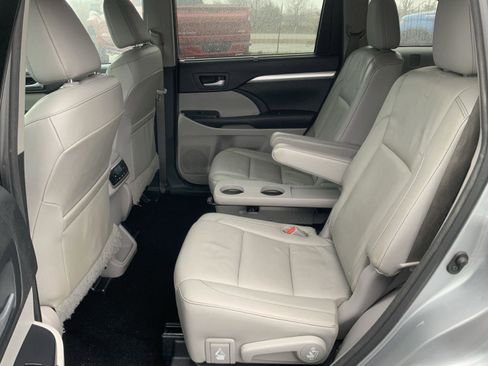 Used 2016 Toyota Highlander XLE image 53