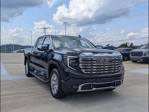 Used 2023 GMC Sierra 1500 Denali w/ Technology Package AWD/4WD image 5