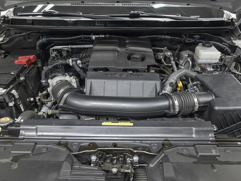 Used 2024 Nissan Frontier SL w/ Technology Package AWD/4WD image 11