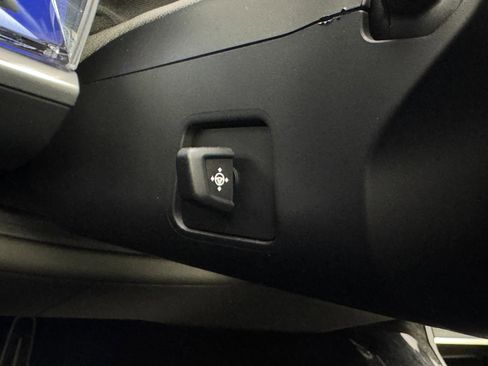 Used 2023 BMW i7 xDrive60 w/ Executive Package 2 image 20