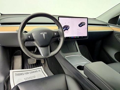 Used 2024 Tesla Model Y Long Range AWD/4WD image 11