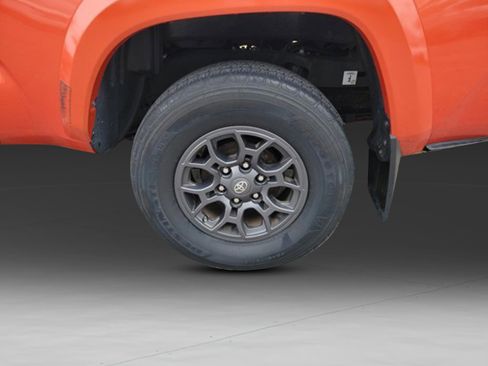 Used 2018 Toyota Tacoma TRD Sport image 31