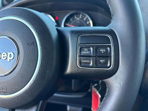 Used 2013 Jeep Wrangler Freedom Edition image 20