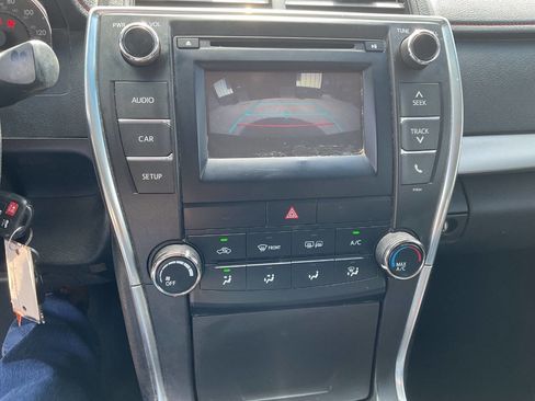 Used 2016 Toyota Camry SE image 15