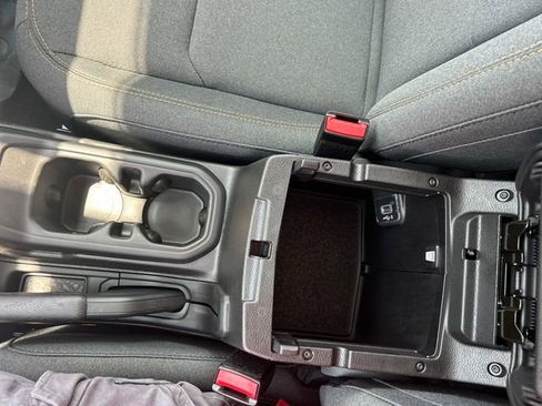 New 2025 Jeep Gladiator Sport image 22