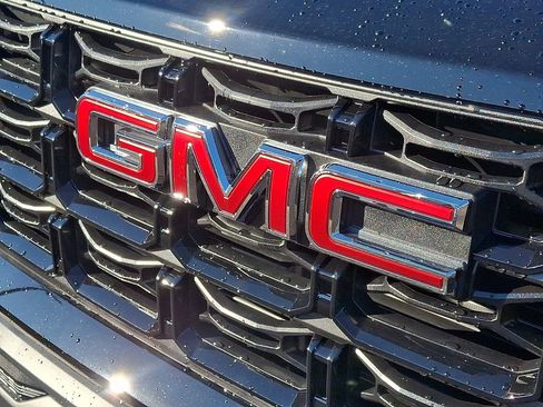 New 2026 GMC Canyon Elevation w/ Convenience Package image 19