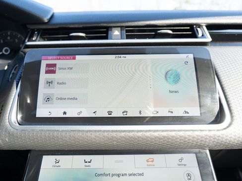 Used 2020 Land Rover Range Rover Velar R-Dynamic S image 27