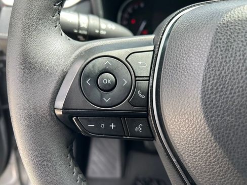 Used 2025 Toyota RAV4 XLE Premium FWD image 12