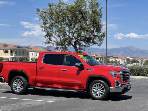 Used 2019 GMC Sierra 1500 SLT w/ SLT Premium Plus Package AWD/4WD image 2