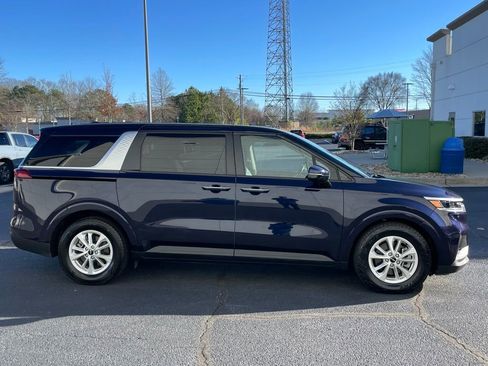 Used 2023 Kia Carnival LX image 7
