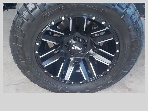 Used 2018 Toyota Tundra Limited w/ Limited Premium Package AWD/4WD image 10