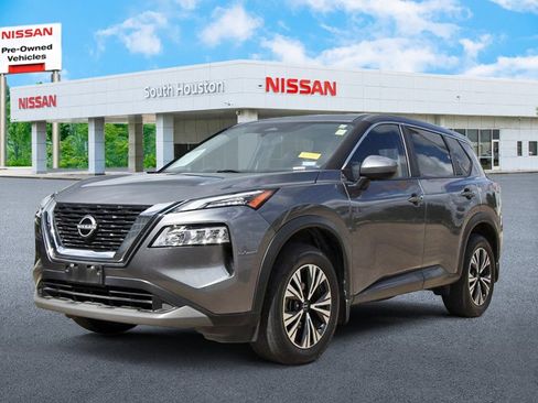 Used 2023 Nissan Rogue SV FWD image 2