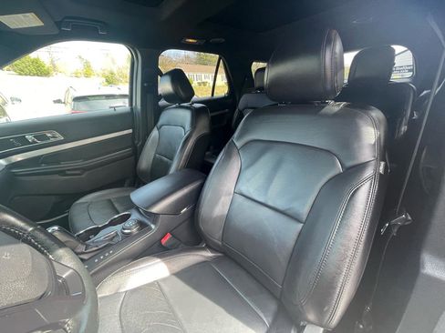 Used 2017 Ford Explorer XLT w/ Equipment Group 202A image 16