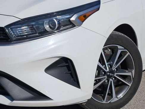 Used 2022 Kia Forte LXS image 4