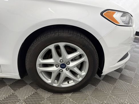 Used 2016 Ford Fusion SE FWD image 13
