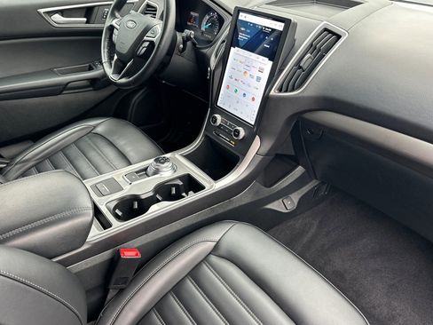 Used 2024 Ford Edge SEL image 16