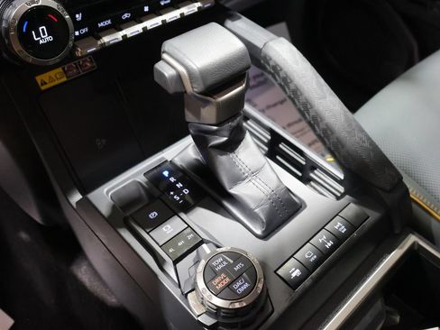 Used 2024 Toyota Tacoma 4x4 Double Cab Hybrid image 29