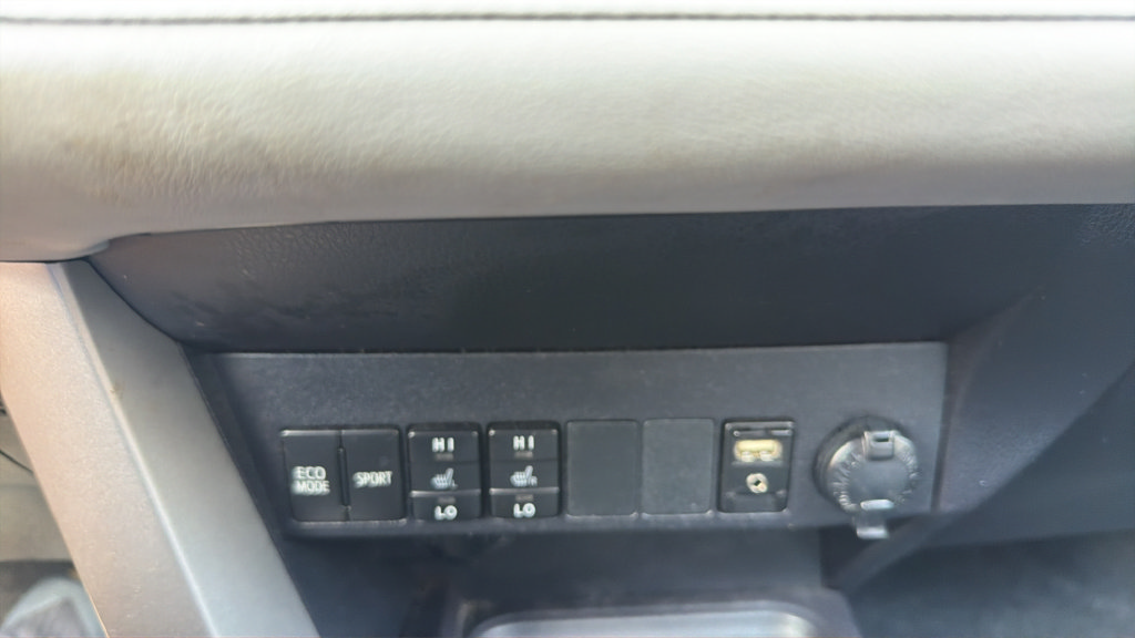 Used 2018 Toyota RAV4 Limited w/ Advanced Technology Package AWD/4WD image 18