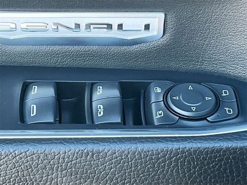 Used 2022 GMC Sierra 1500 Denali image 18