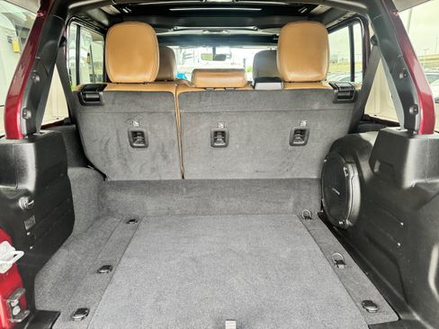 Used 2021 Jeep Wrangler Unlimited Sahara w/ Cold Weather Group AWD/4WD image 18