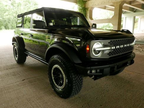 Used 2021 Ford Bronco Badlands image 41