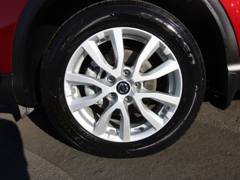 Used 2022 Nissan Rogue Sport SV w/ Technology Package image 31