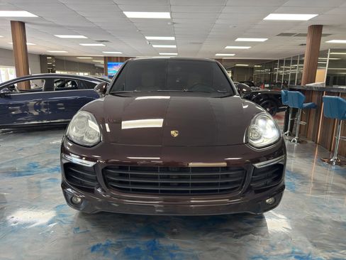 Used 2016 Porsche Cayenne image 2