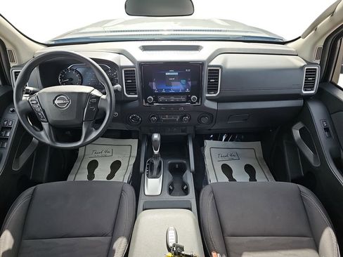 Used 2024 Nissan Frontier SV image 12