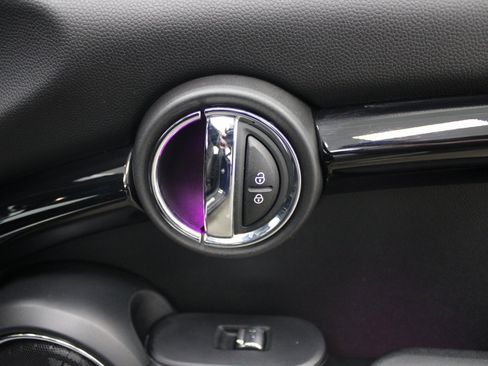 Used 2019 MINI Cooper S image 22