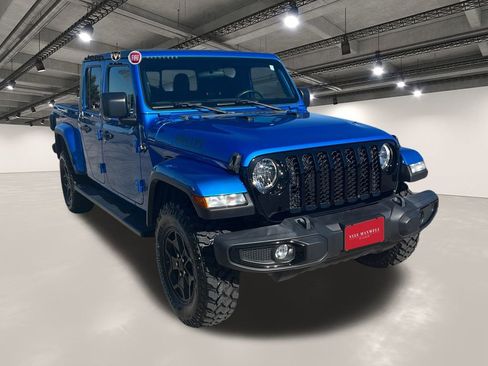 Used 2022 Jeep Gladiator Sport image 2