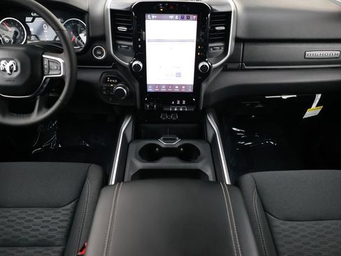 New 2026 RAM 1500 4x4 Crew Cab image 24