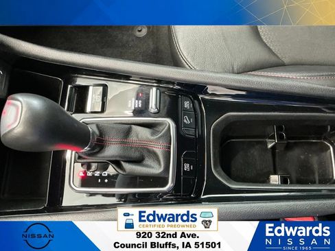 Used 2025 Jeep Compass Trailhawk AWD/4WD image 26