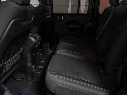 Used 2021 Jeep Wrangler Unlimited Rubicon 4xe AWD/4WD image 17