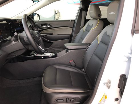 Used 2025 Chevrolet Trax ACTIV w/ Driver Confidence Package FWD image 16
