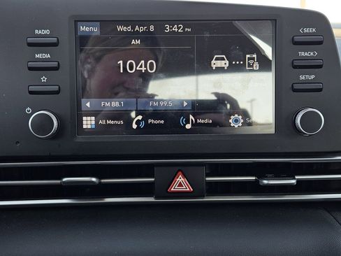 Certified 2025 Hyundai Elantra SE FWD image 13