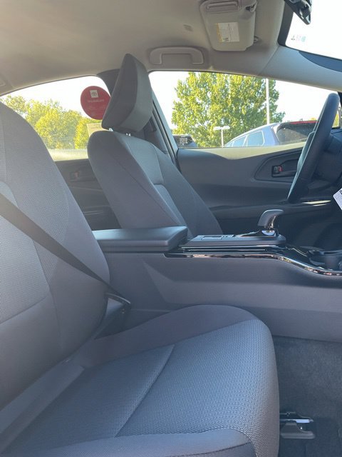New 2027 Toyota Prius LE FWD image 13