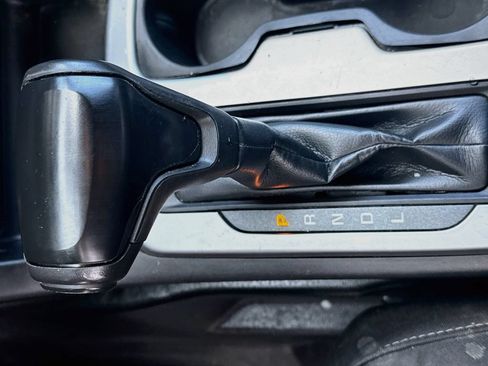 Used 2021 Chevrolet Colorado LT w/ Fleet Safety Package RWD image 18
