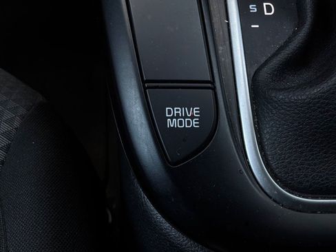 Used 2025 Kia Soul LX w/ LX Technology Package FWD image 22