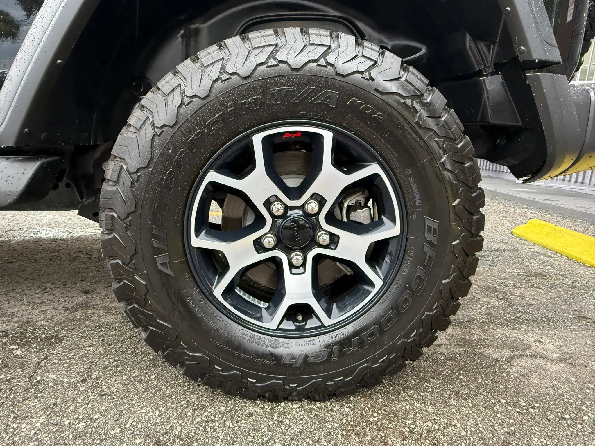 Used 2022 Jeep Wrangler Unlimited Rubicon w/ LED Lighting Group AWD/4WD image 19