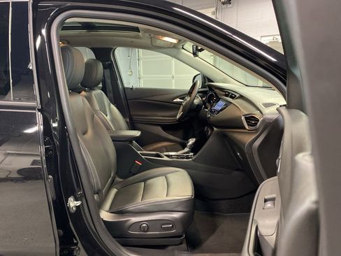 Used 2021 Buick Encore GX Essence w/ Experience Buick Package image 17