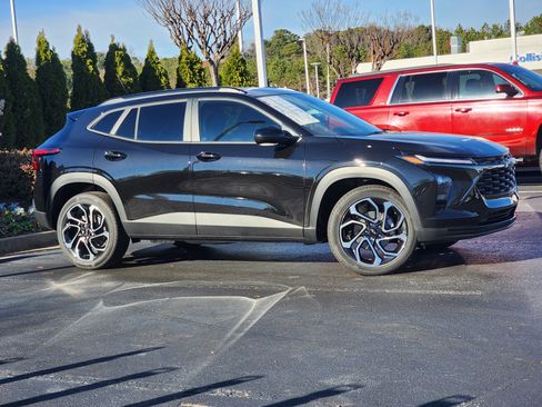 New 2026 Chevrolet Trax RS w/ Sunroof Package image 3