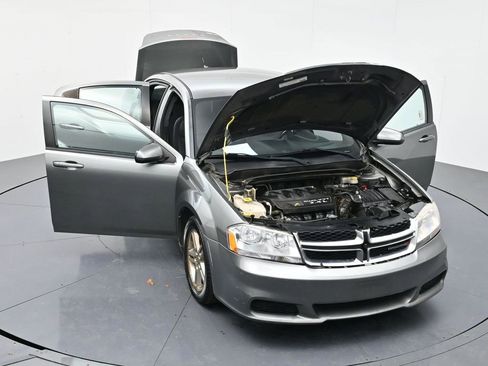 Used 2012 Dodge Avenger SXT image 49