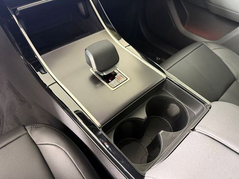 New 2026 Land Rover Range Rover Velar Dynamic SE image 27