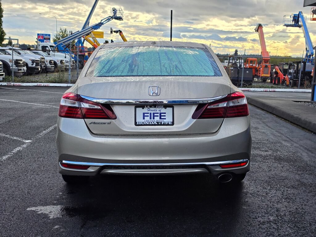 Used 2017 Honda Accord EX-L image 4