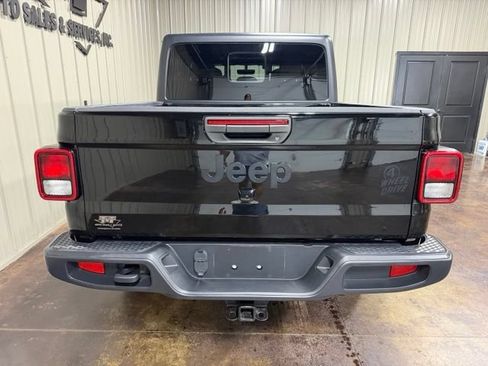 Used 2022 Jeep Gladiator Sport AWD/4WD image 9